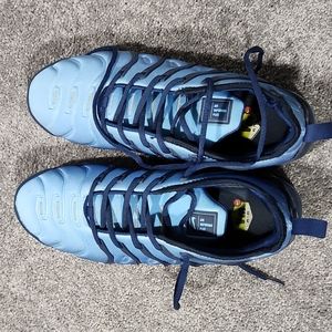 Blue VM Air Men's sneaker. Size 10